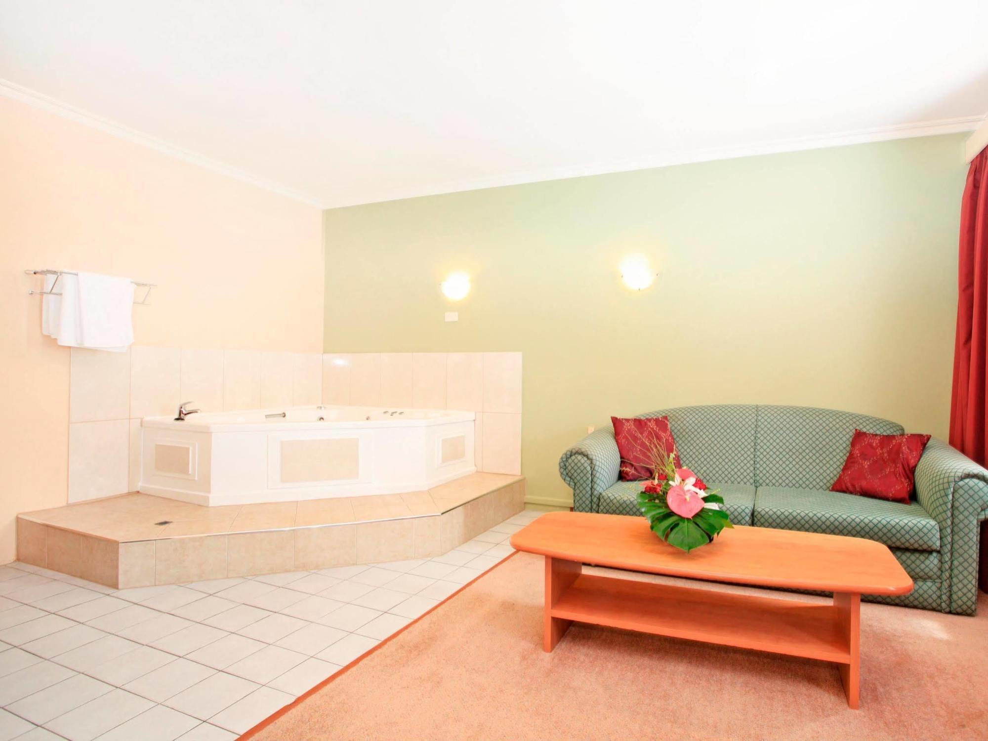 Coach House Launceston Hotel Kültér fotó